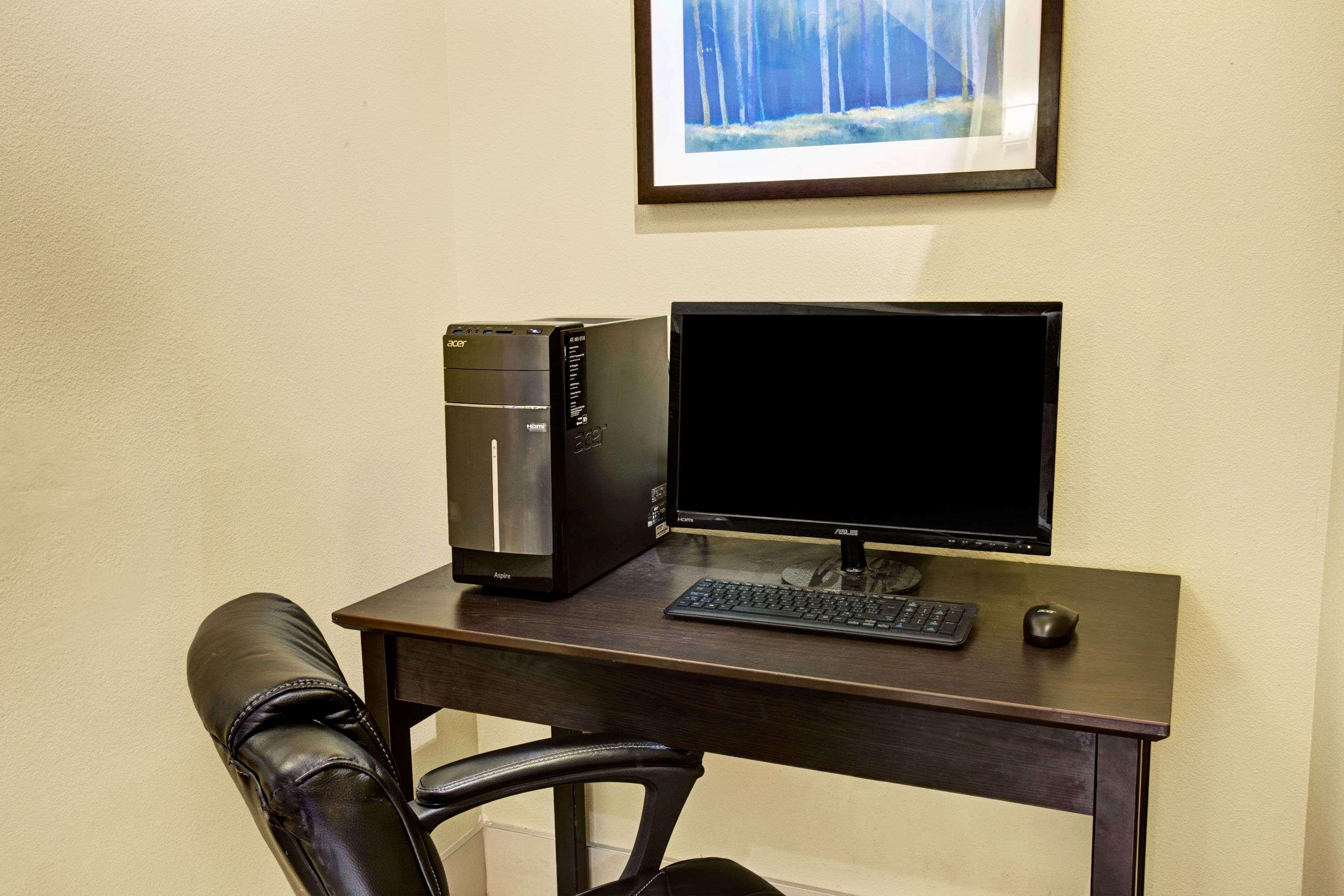ซูเปอร์ 8 บาย วินด์แฮม ลาชแน/แตร์บอน Hotel แตร์บอนน์ ภายนอก รูปภาพ