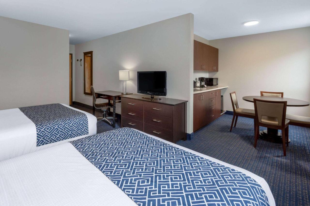 ซูเปอร์ 8 บาย วินด์แฮม ลาชแน/แตร์บอน Hotel แตร์บอนน์ ภายนอก รูปภาพ