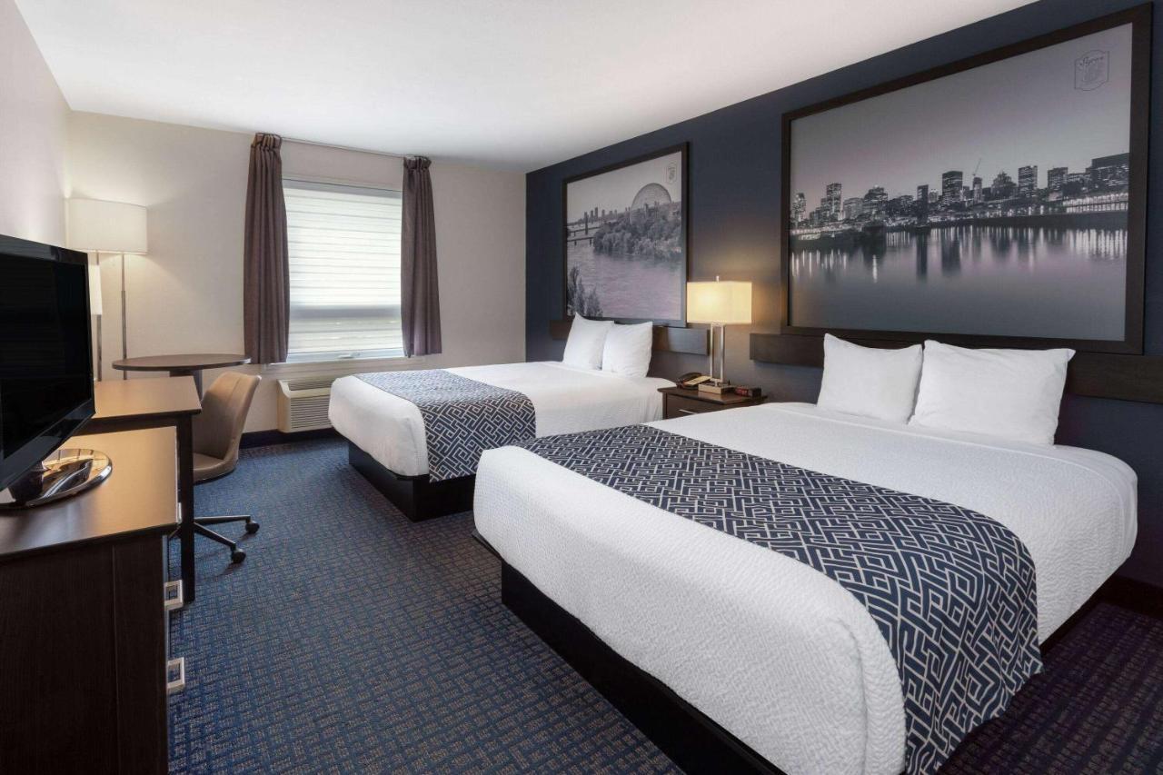 ซูเปอร์ 8 บาย วินด์แฮม ลาชแน/แตร์บอน Hotel แตร์บอนน์ ภายนอก รูปภาพ