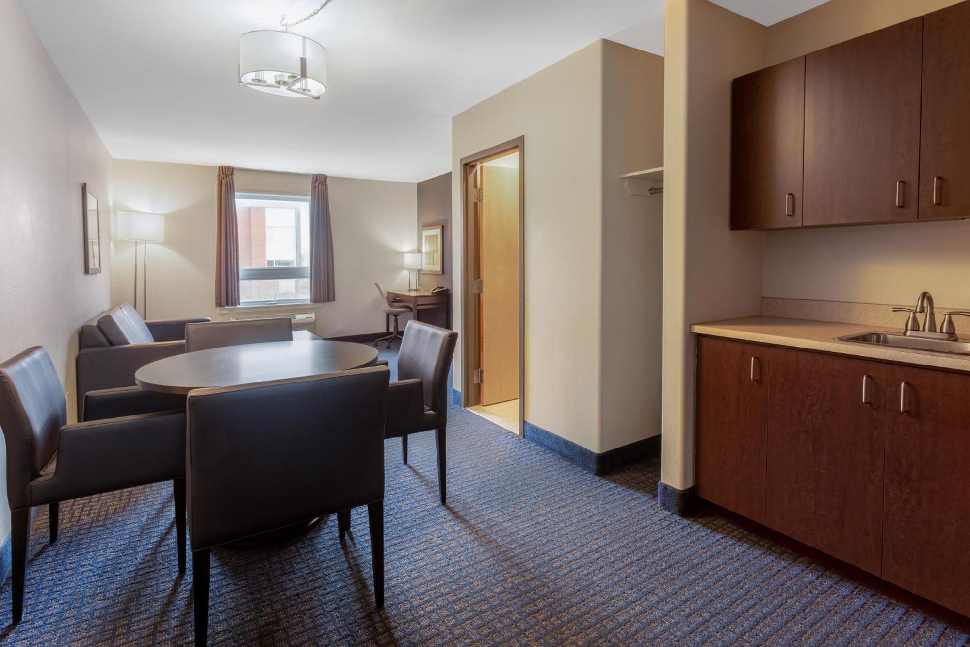 ซูเปอร์ 8 บาย วินด์แฮม ลาชแน/แตร์บอน Hotel แตร์บอนน์ ภายนอก รูปภาพ