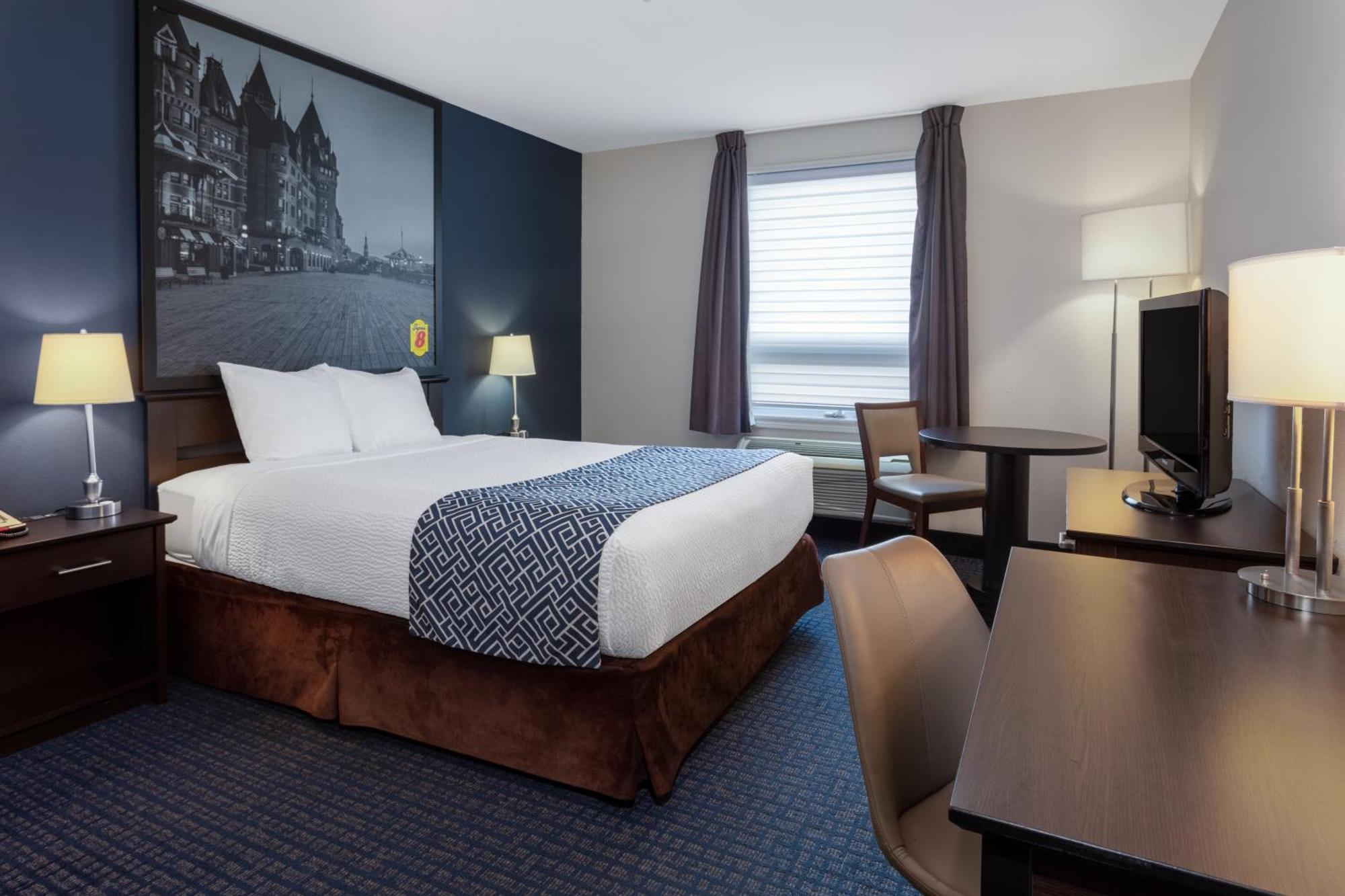 ซูเปอร์ 8 บาย วินด์แฮม ลาชแน/แตร์บอน Hotel แตร์บอนน์ ภายนอก รูปภาพ