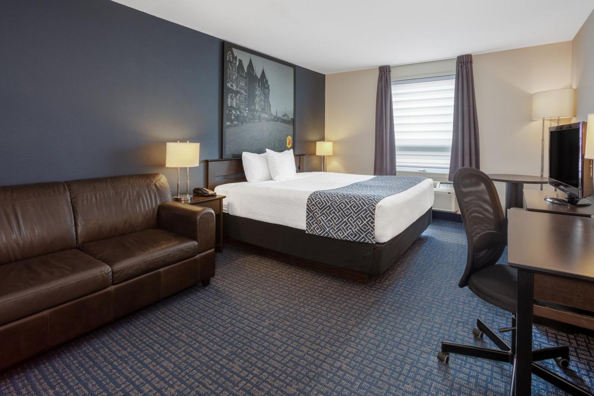 ซูเปอร์ 8 บาย วินด์แฮม ลาชแน/แตร์บอน Hotel แตร์บอนน์ ภายนอก รูปภาพ