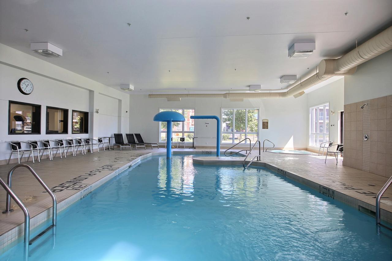 ซูเปอร์ 8 บาย วินด์แฮม ลาชแน/แตร์บอน Hotel แตร์บอนน์ ภายนอก รูปภาพ